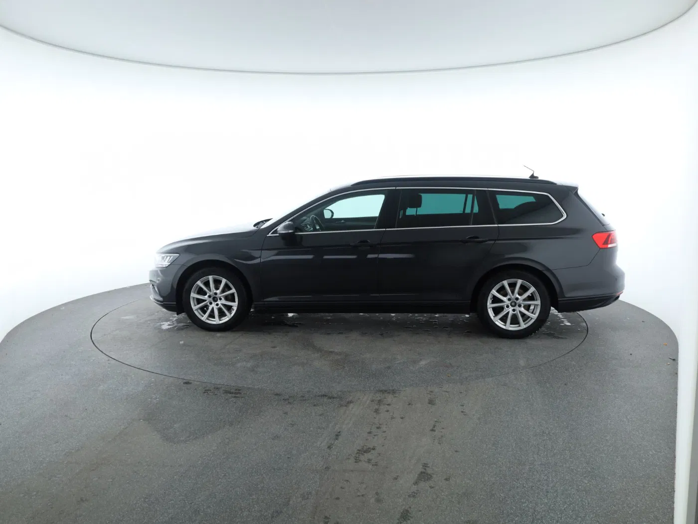 VW Passat Variant 2.0 TDI 4Motion BMT Business | Bild 9 von 27