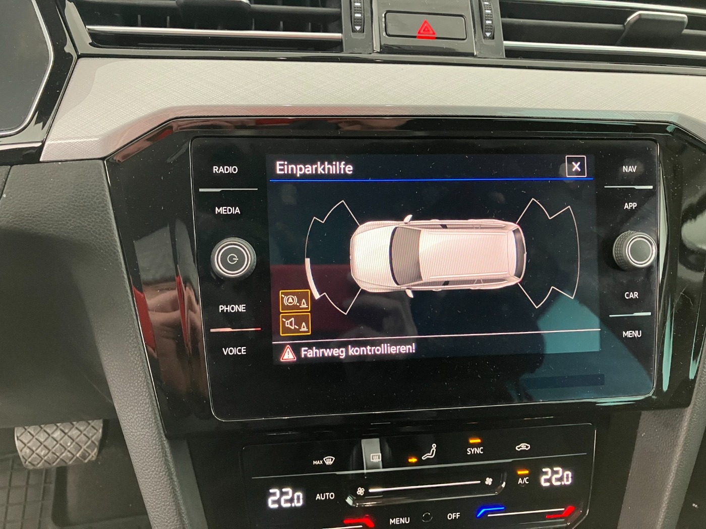 VW Passat Variant 2.0 TDI 4Motion BMT Business | Bild 21 von 27