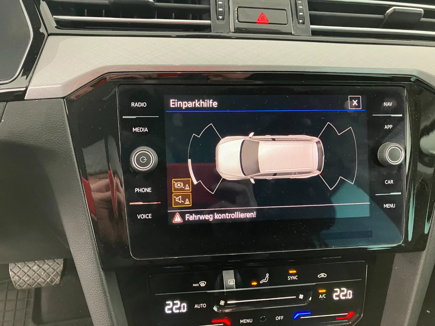 VW Passat Variant 2.0 TDI 4Motion BMT Business | Bild 21 von 27