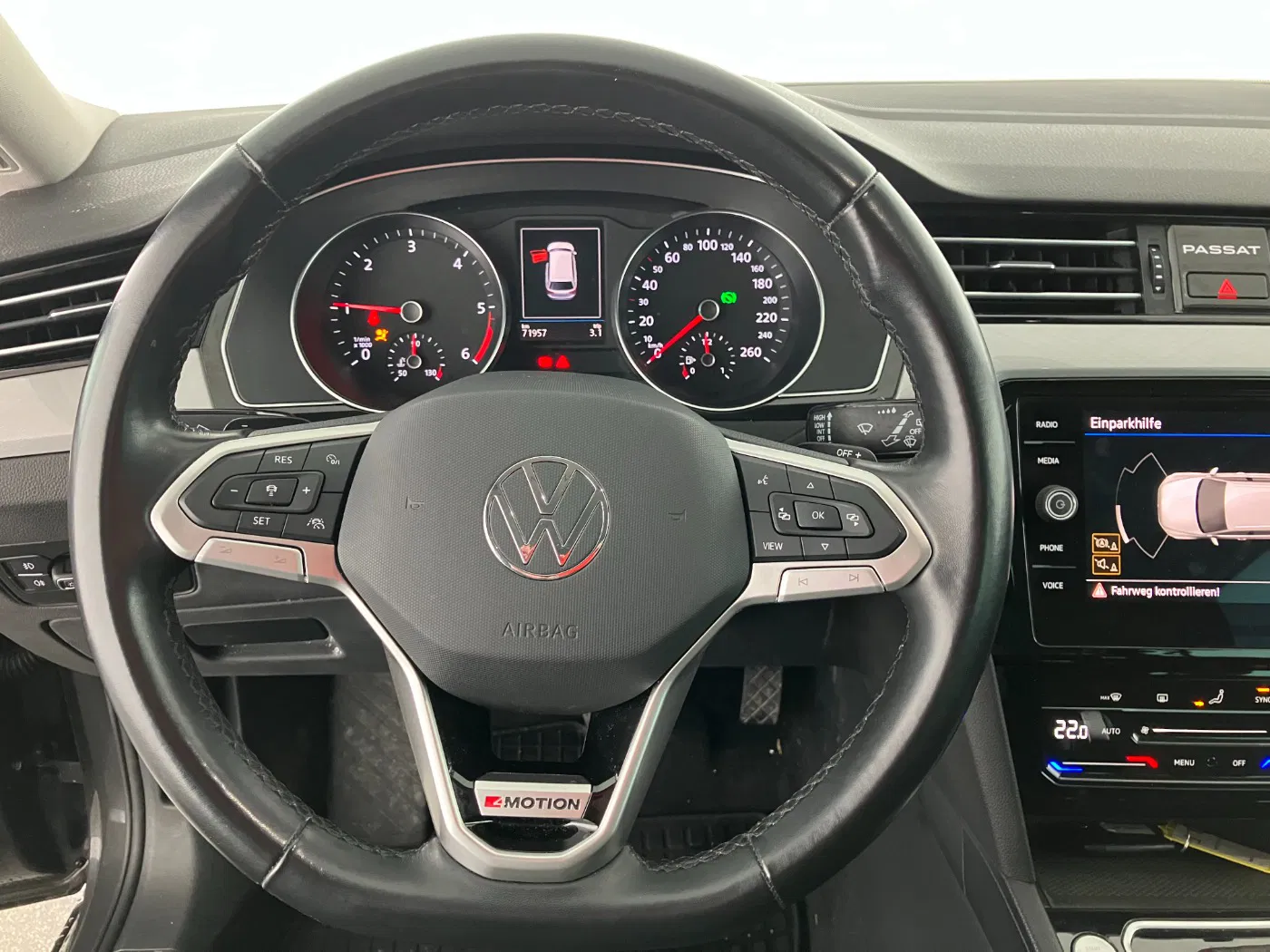 VW Passat Variant 2.0 TDI 4Motion BMT Business | Bild 16 von 27