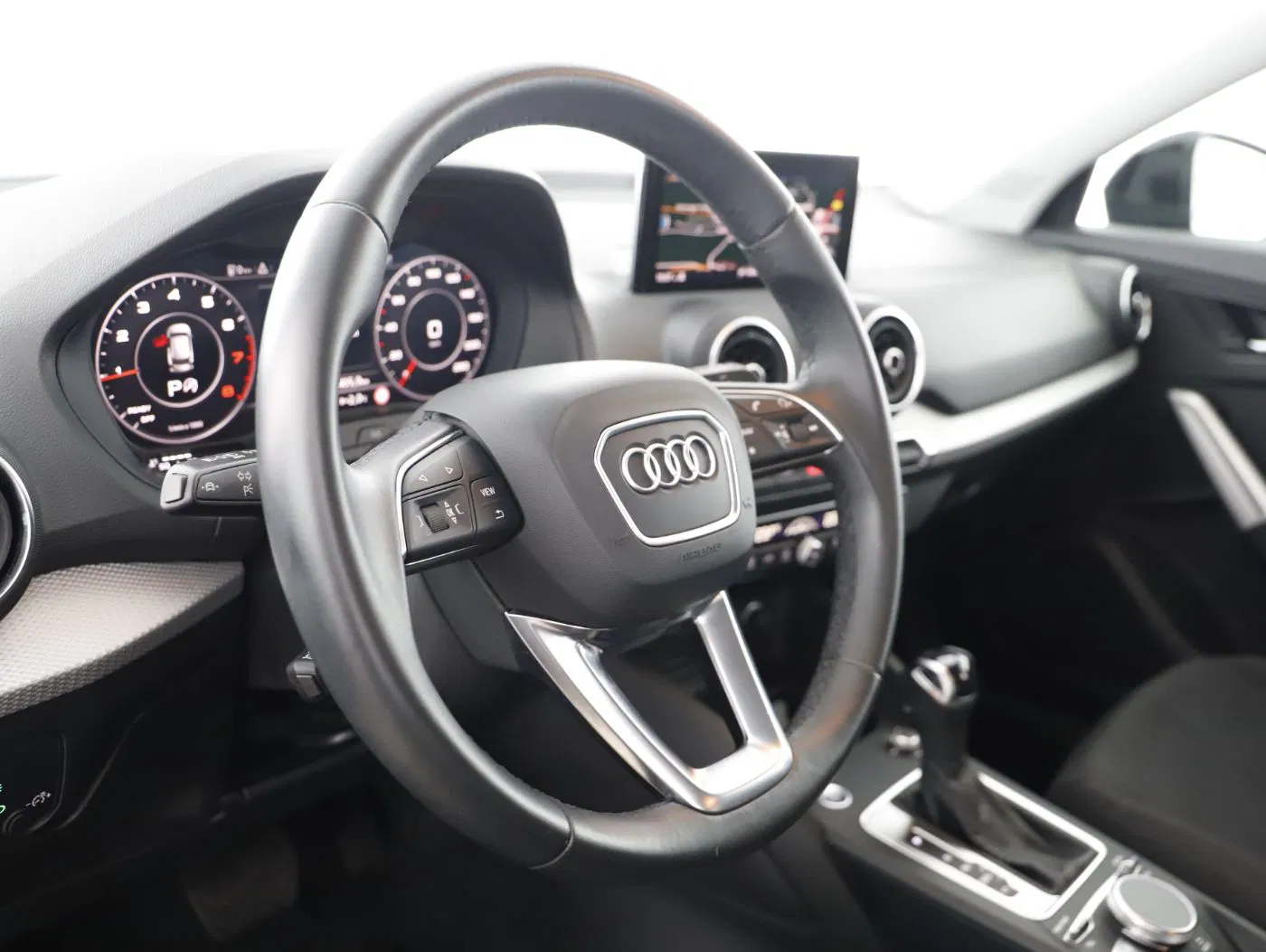 Audi Q2 30 TFSI DSG | Bild 17 von 28