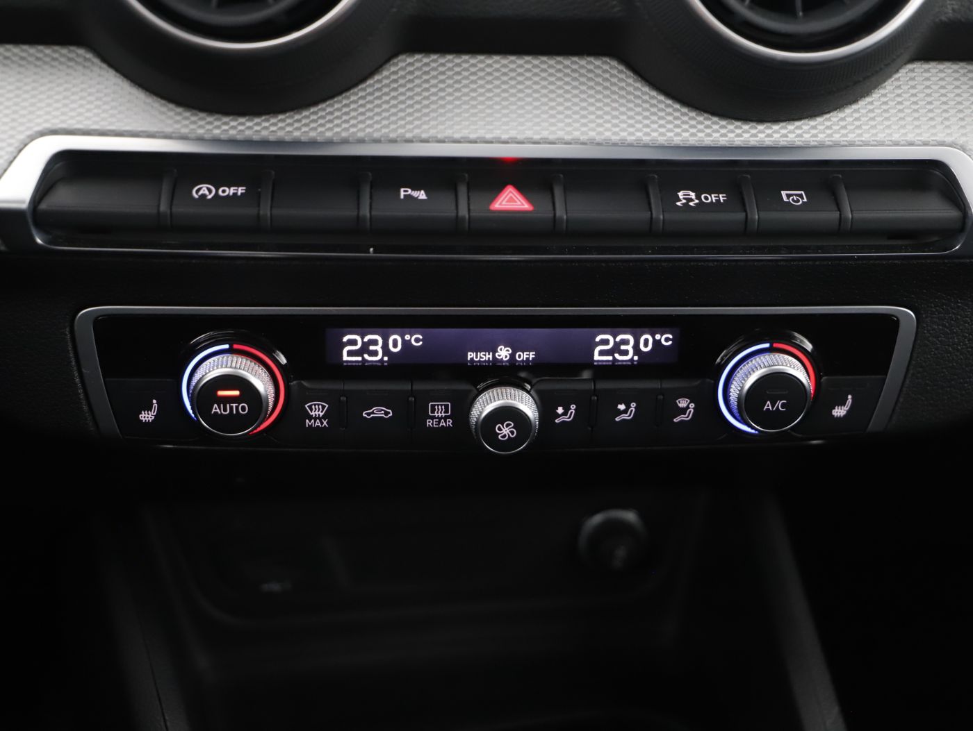 Audi Q2 30 TFSI DSG | Bild 24 von 28