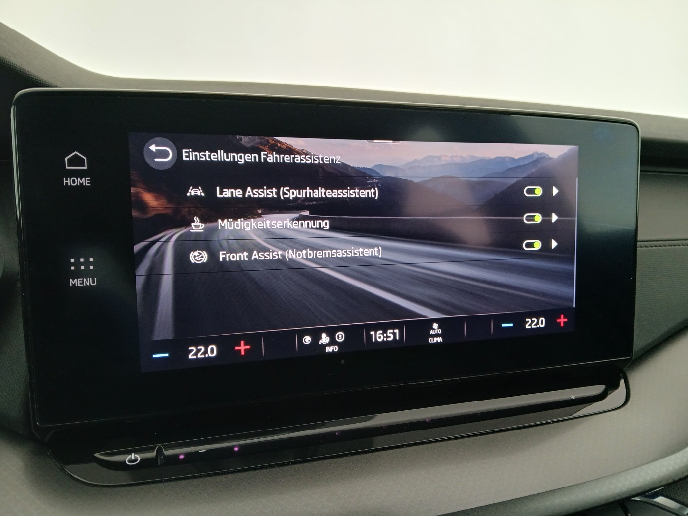 Skoda Octavia Combi 2.0 TDI Ambition | Bild 21 von 26