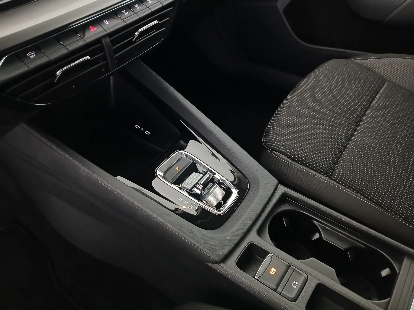 Skoda Octavia Combi 2.0 TDI Ambition | Bild 24 von 26