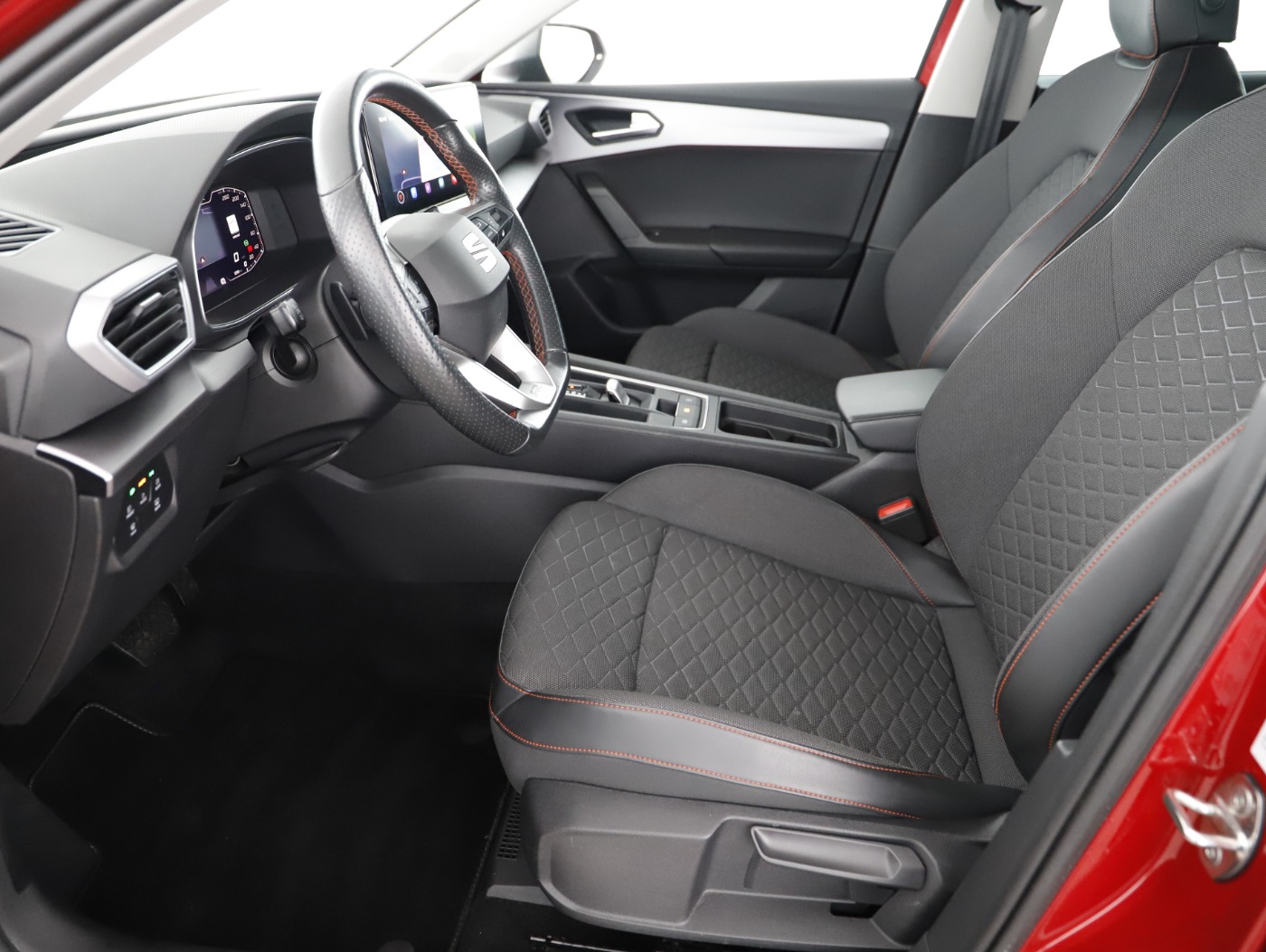 Seat Leon Sportstourer 1.5 eTSI FR | Bild 9 von 27