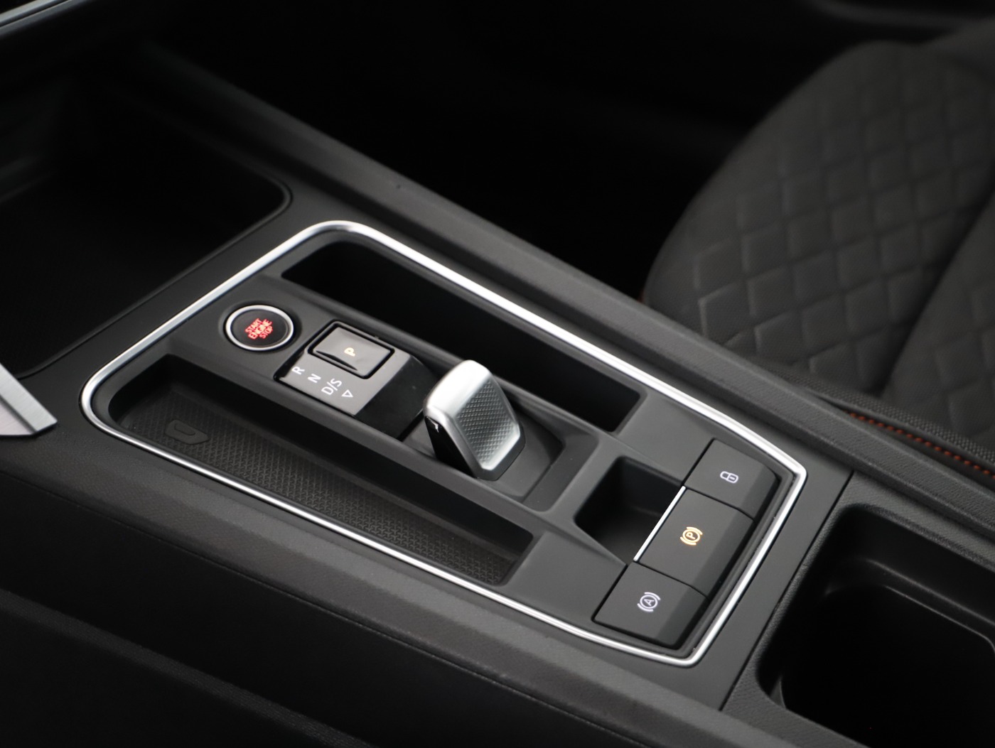 Seat Leon Sportstourer 1.5 eTSI FR | Bild 14 von 27