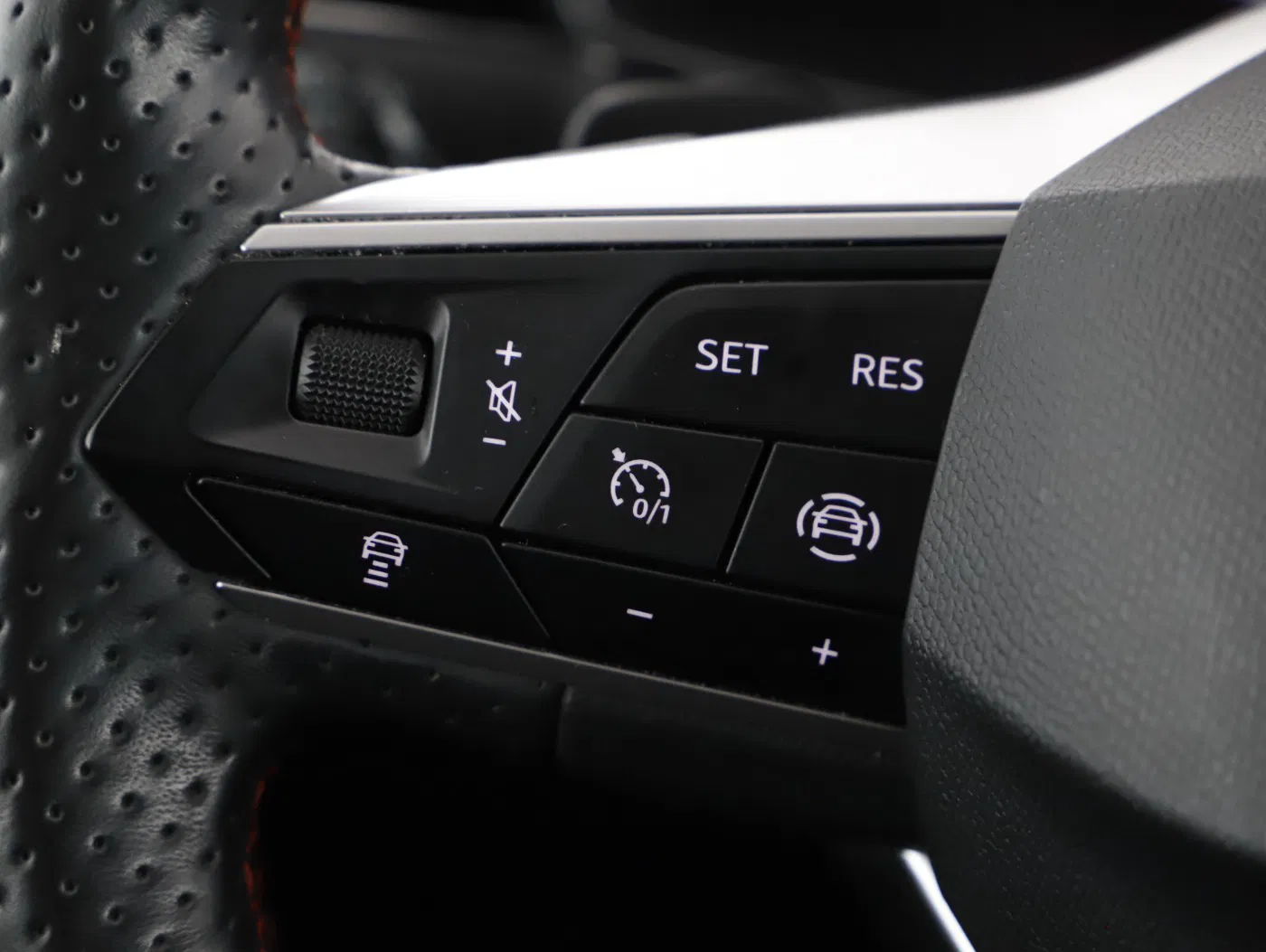 Seat Leon Sportstourer 1.5 eTSI FR | Bild 19 von 27