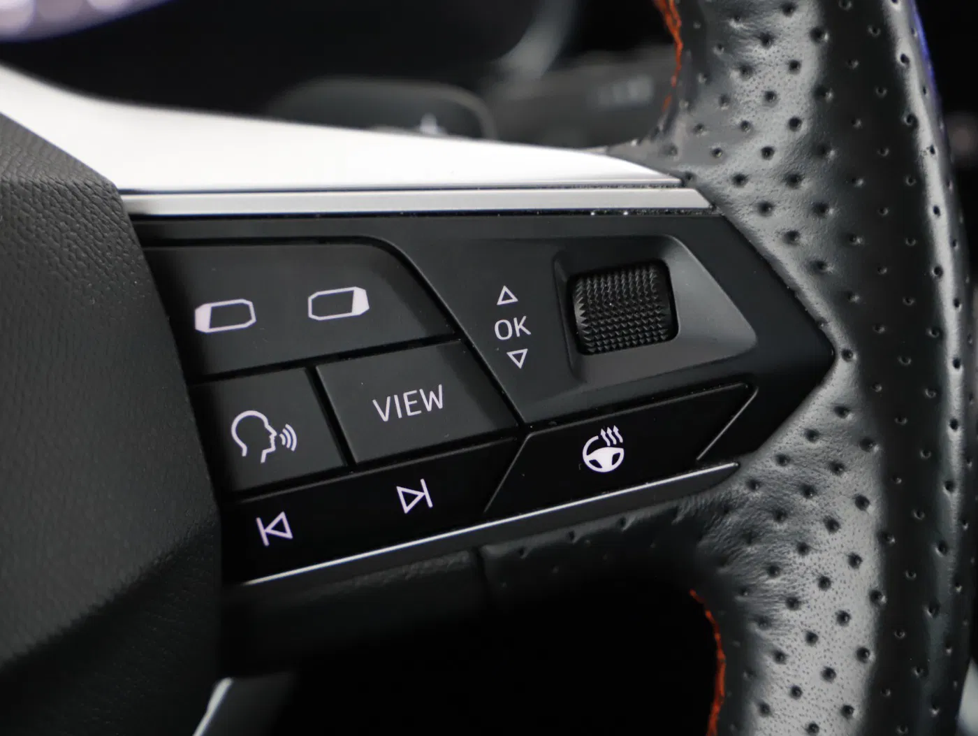 Seat Leon Sportstourer 1.5 eTSI FR | Bild 20 von 27