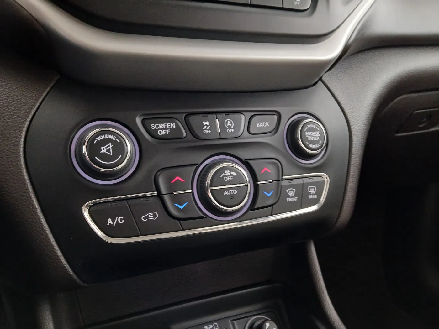 Jeep Cherokee 2.2 Overland | Bild 25 von 28