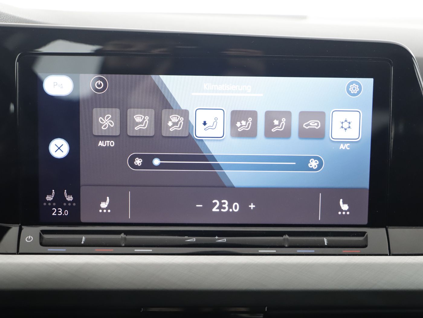 VW Golf VIII Variant 2.0 TDI Life | Bild 23 von 27