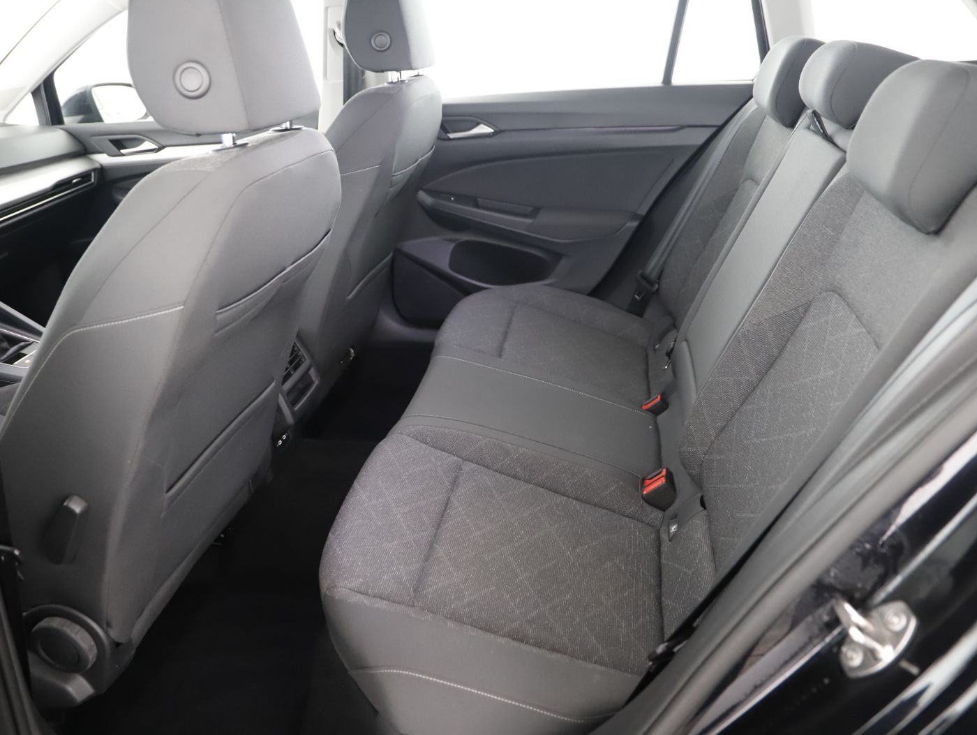 VW Golf VIII Variant 2.0 TDI Life | Bild 25 von 27