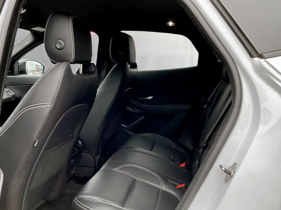 Jaguar E-Pace 2.0DI4 D180 R-Dynamic AWD Aut. | Bild 11 von 16