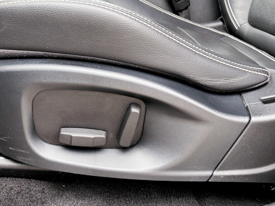 Jaguar E-Pace 2.0DI4 D180 R-Dynamic AWD Aut. | Bild 10 von 16