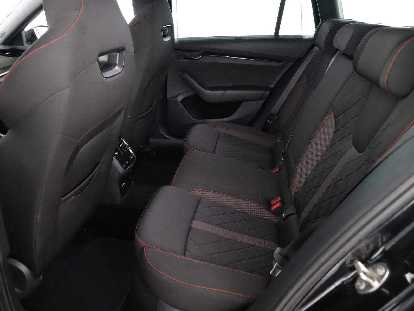 Skoda Octavia Combi RS iV DSG | Bild 21 von 23