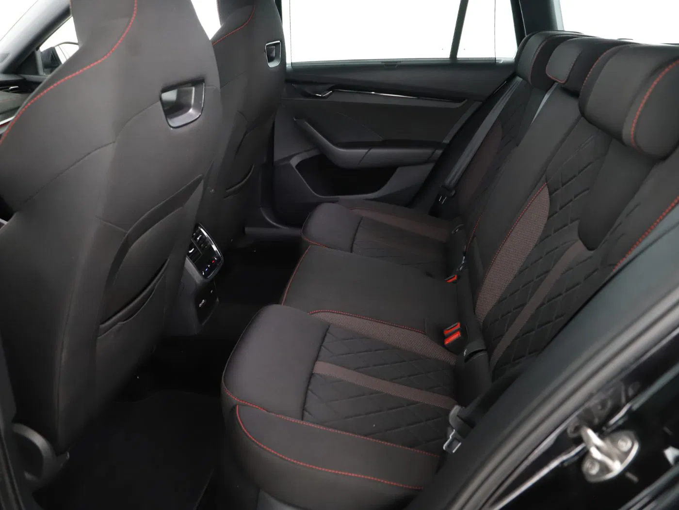 Skoda Octavia Combi RS iV DSG | Bild 21 von 23