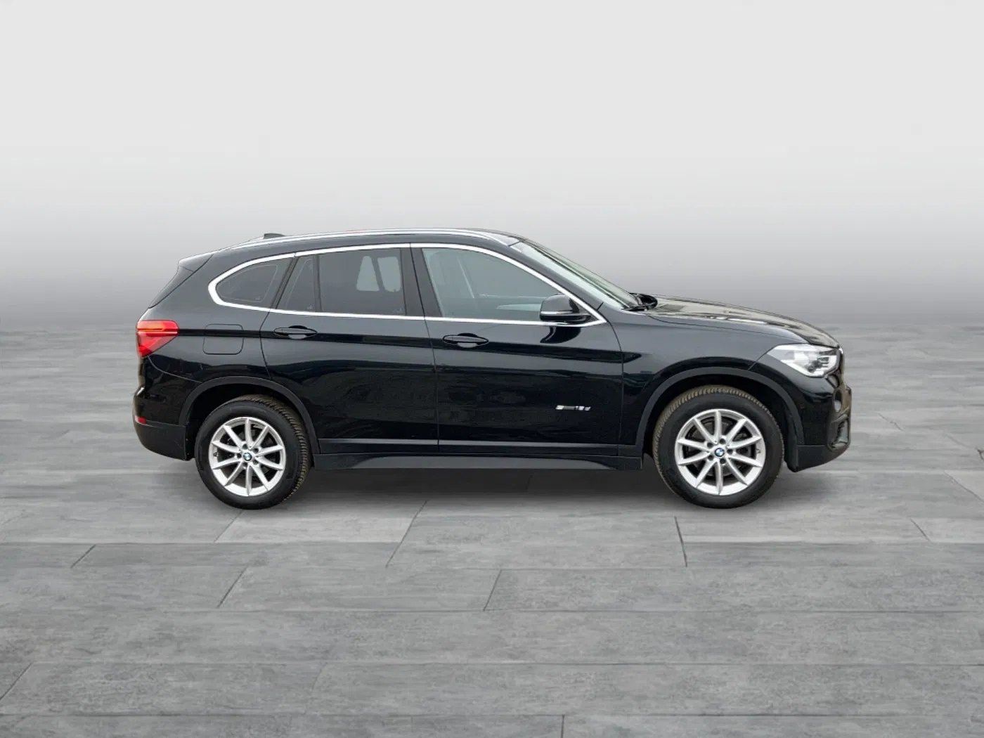 BMW X1 sDrive 18d Advantage | Bild 6 von 25