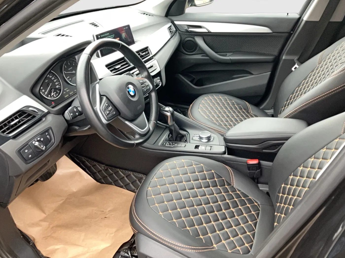 BMW X1 sDrive 18d Advantage | Bild 13 von 25