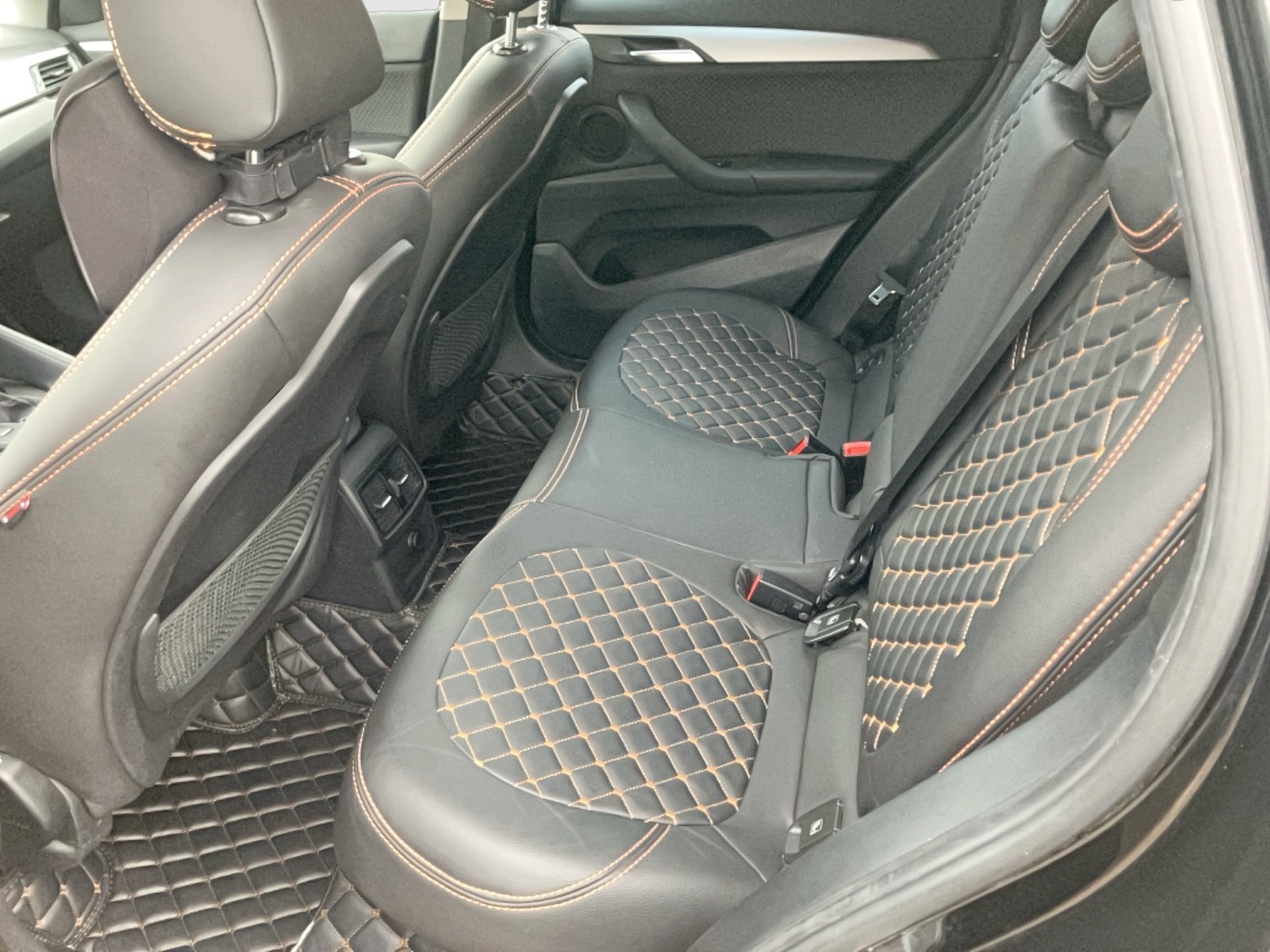 BMW X1 sDrive 18d Advantage | Bild 14 von 25