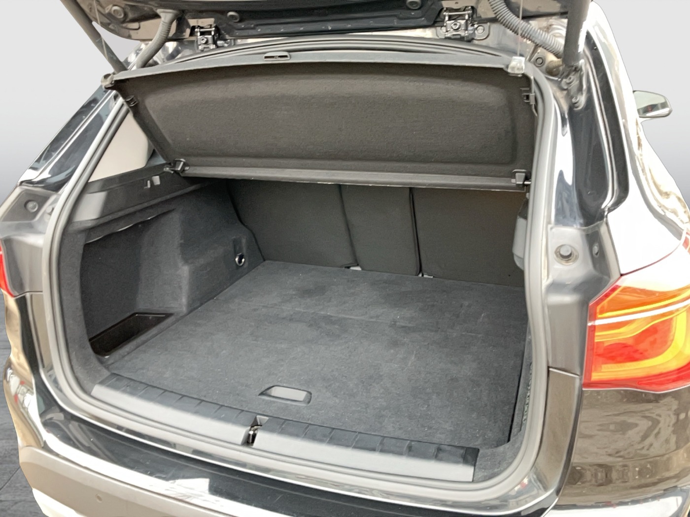 BMW X1 sDrive 18d Advantage | Bild 23 von 25