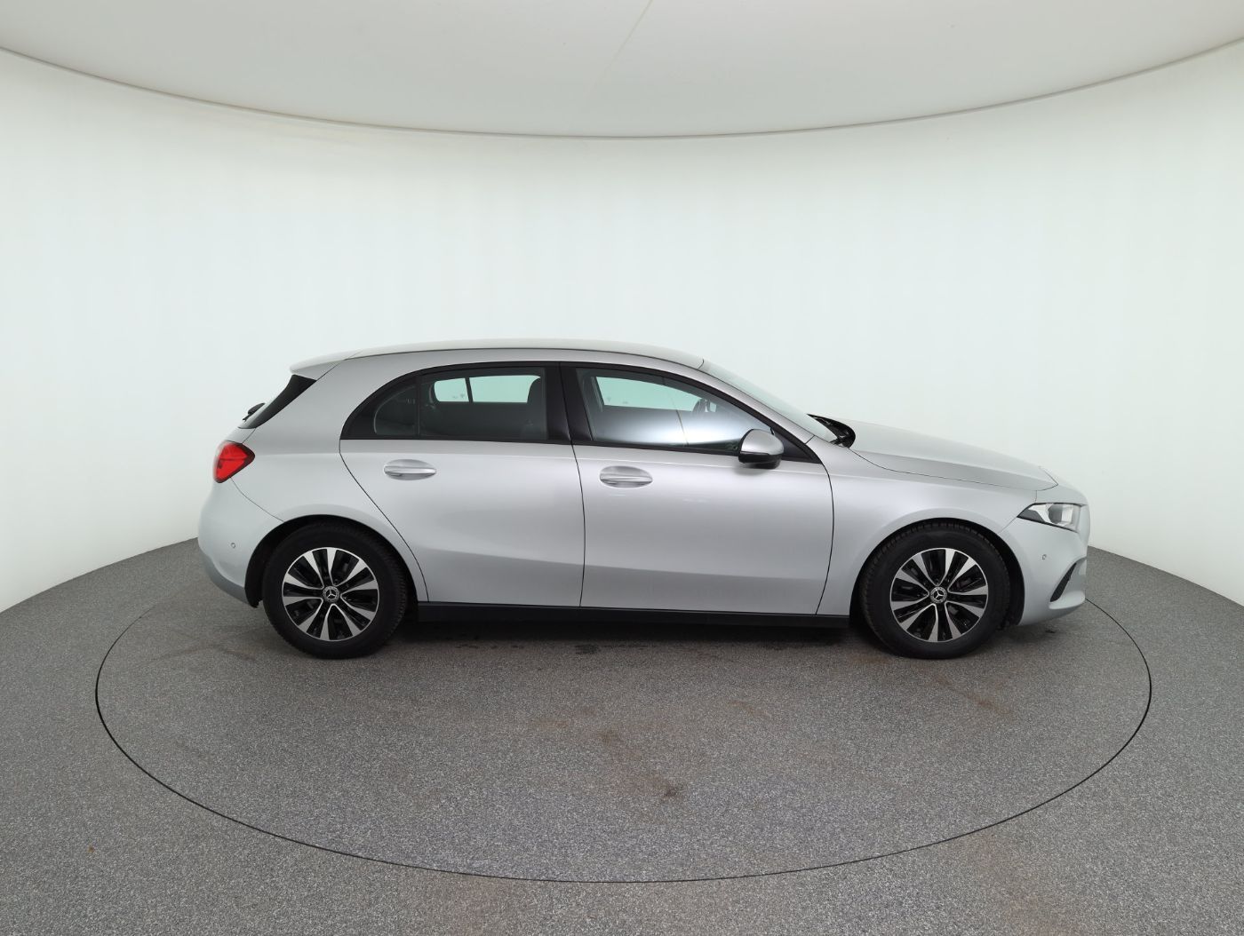 Mercedes-Benz A 180 d Aut. | Bild 5 von 25