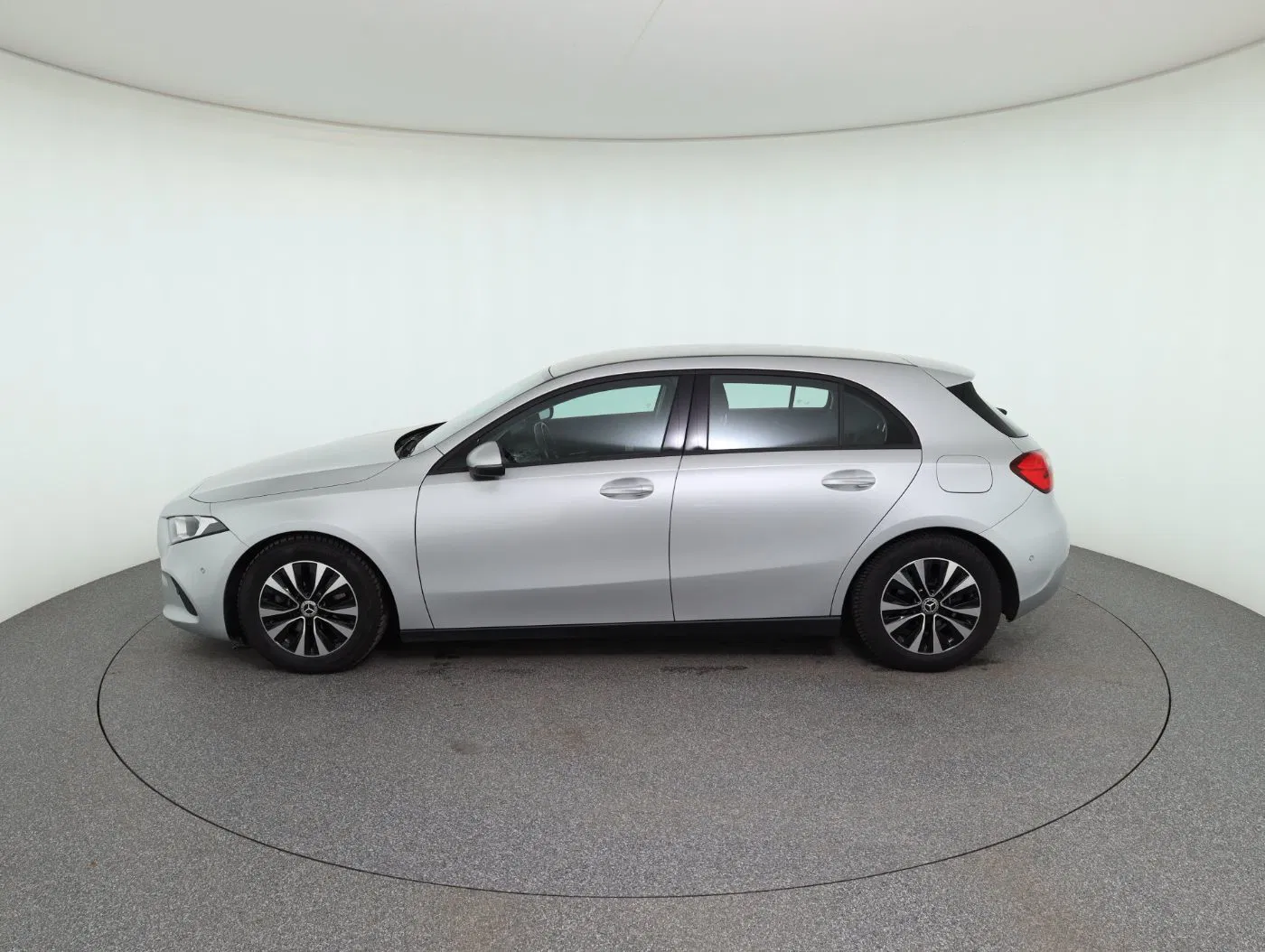 Mercedes-Benz A 180 d Aut. | Bild 9 von 25