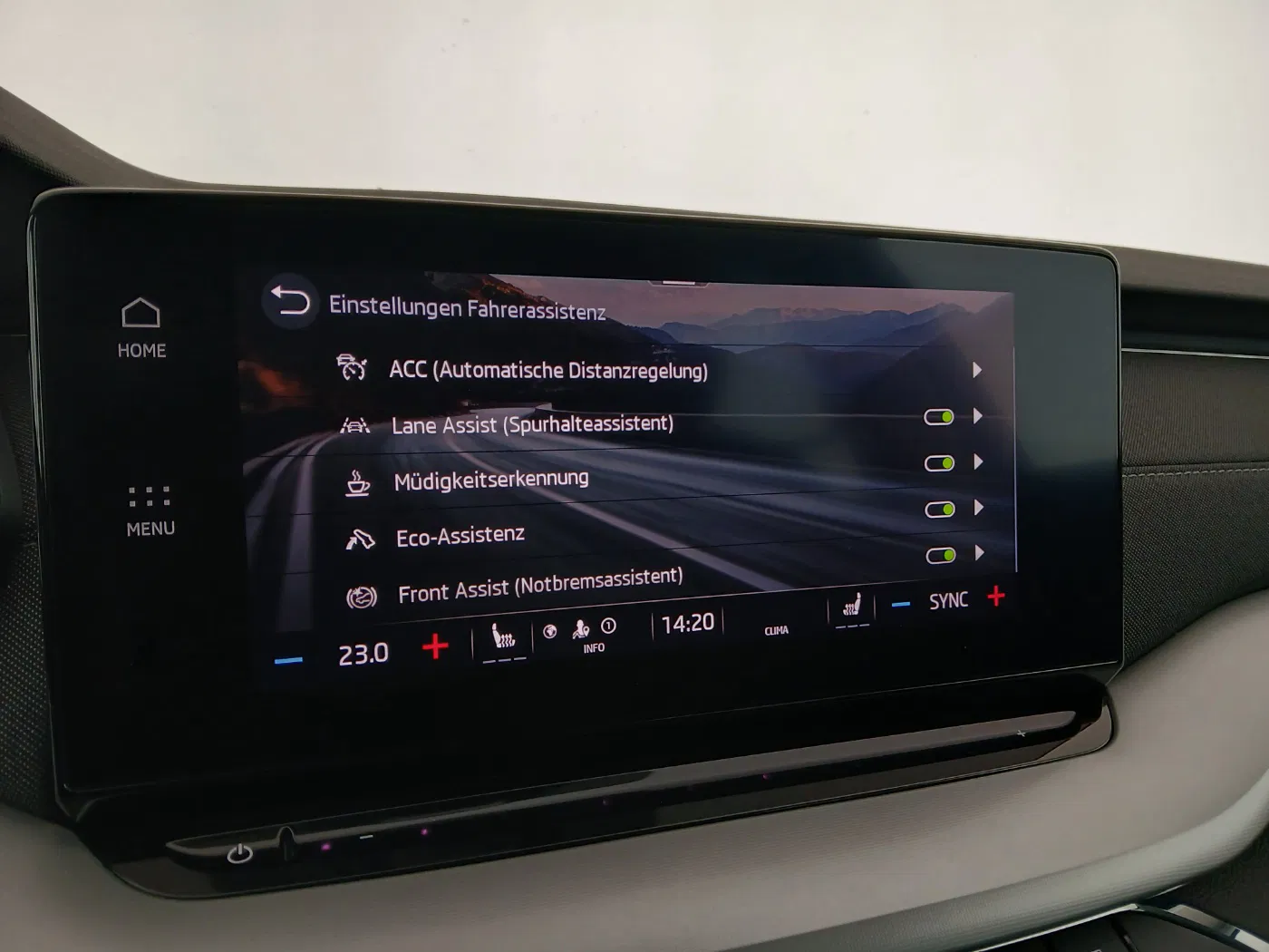 Skoda Octavia Combi 2.0 TDI Style | Bild 23 von 28