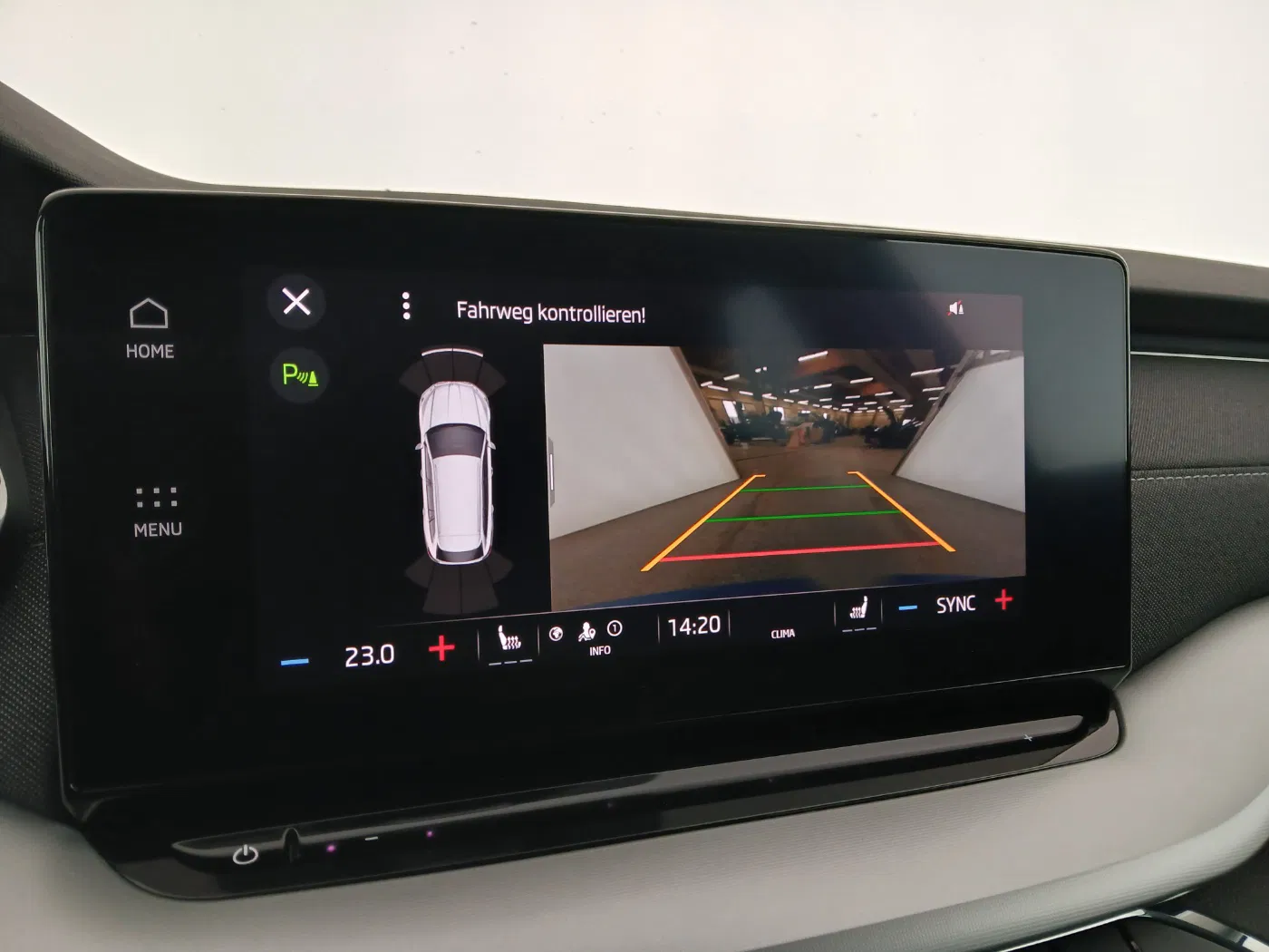 Skoda Octavia Combi 2.0 TDI Style | Bild 24 von 28