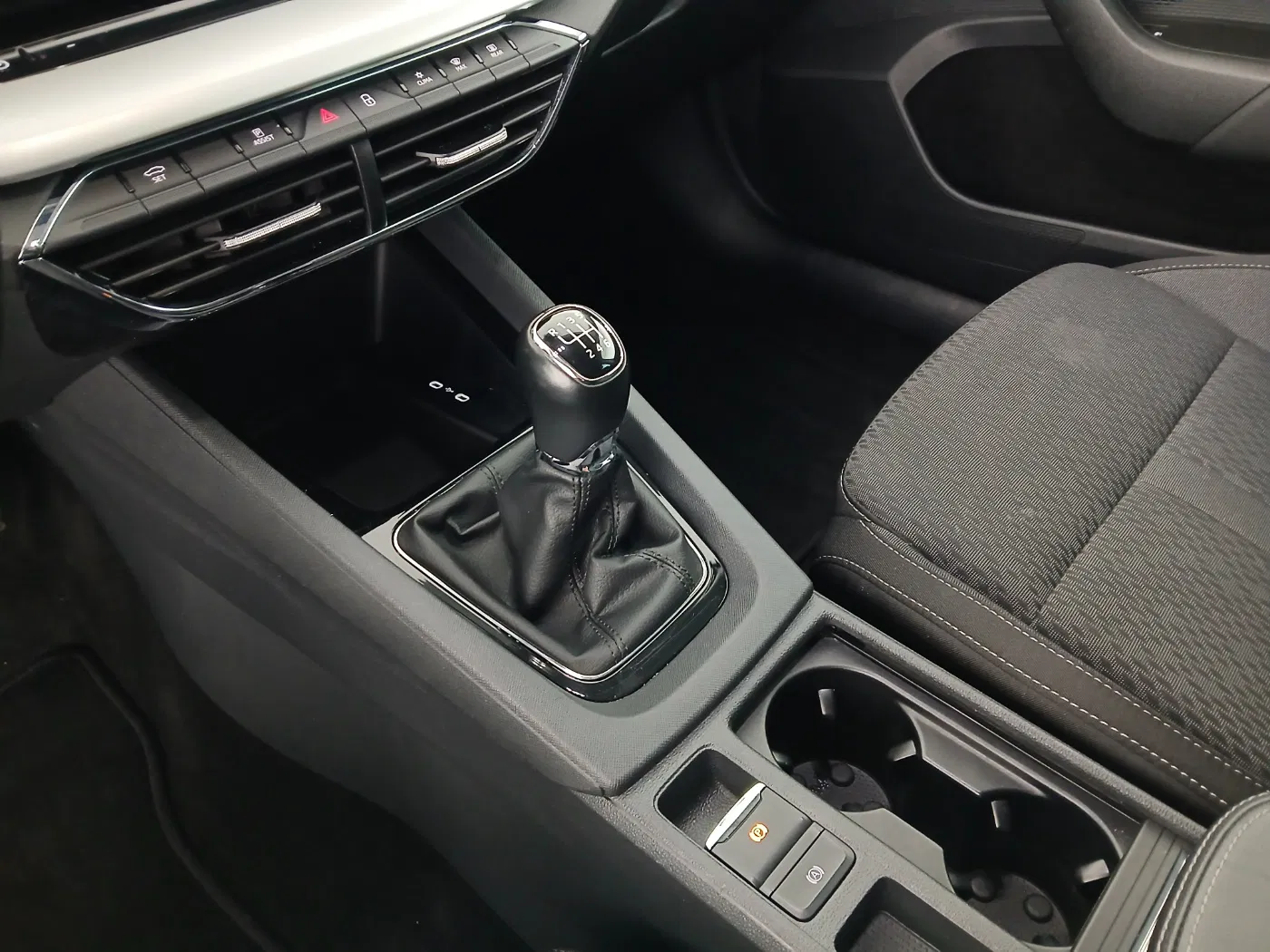 Skoda Octavia Combi 2.0 TDI Style | Bild 25 von 28