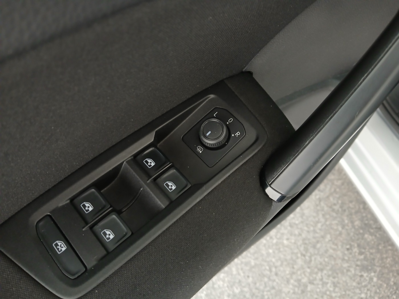 VW Touran 2.0 TDI BMT | Bild 11 von 26