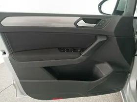VW Touran 2.0 TDI BMT | Thumbnail 12 von 26