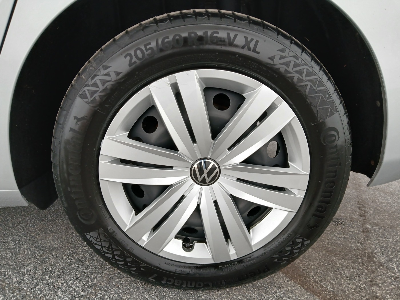 VW Touran 2.0 TDI BMT | Bild 10 von 26