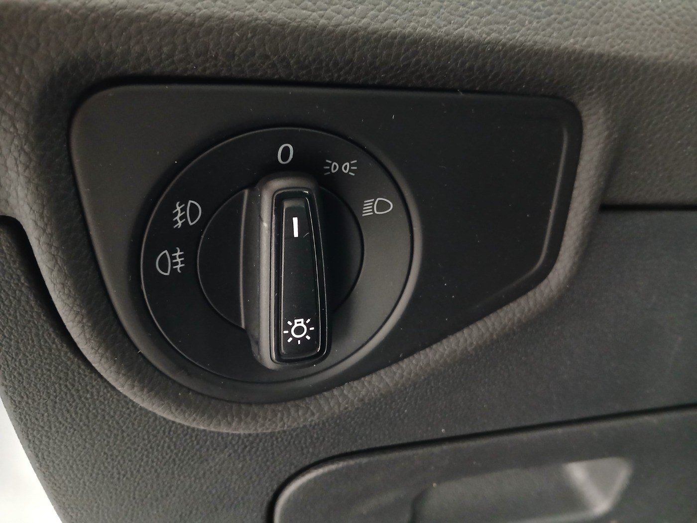 VW Touran 2.0 TDI BMT | Bild 13 von 26