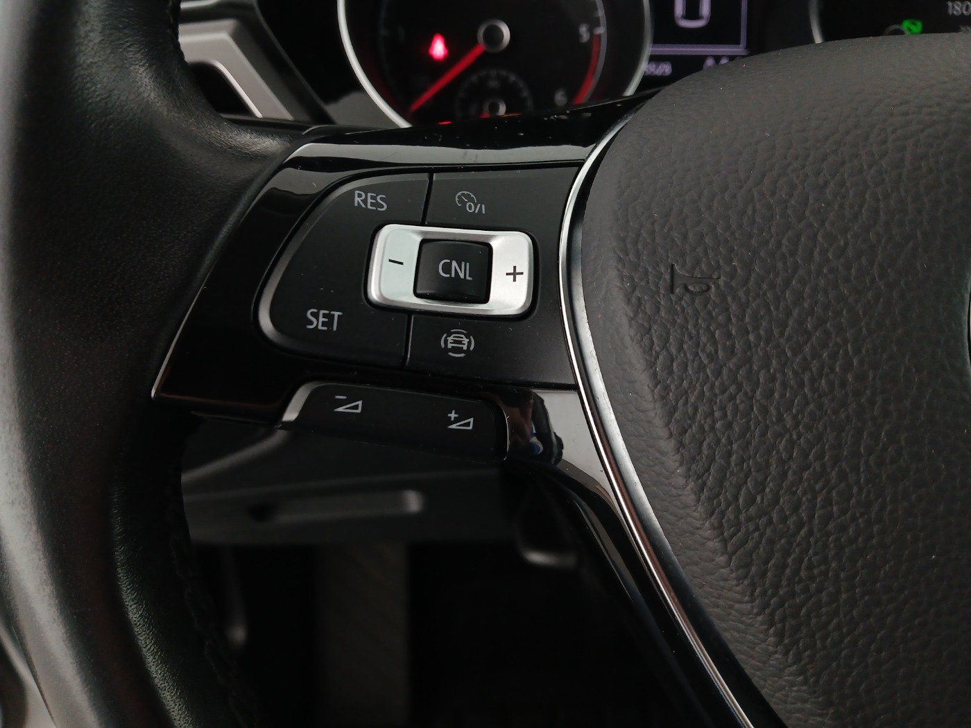 VW Touran 2.0 TDI BMT | Bild 17 von 26