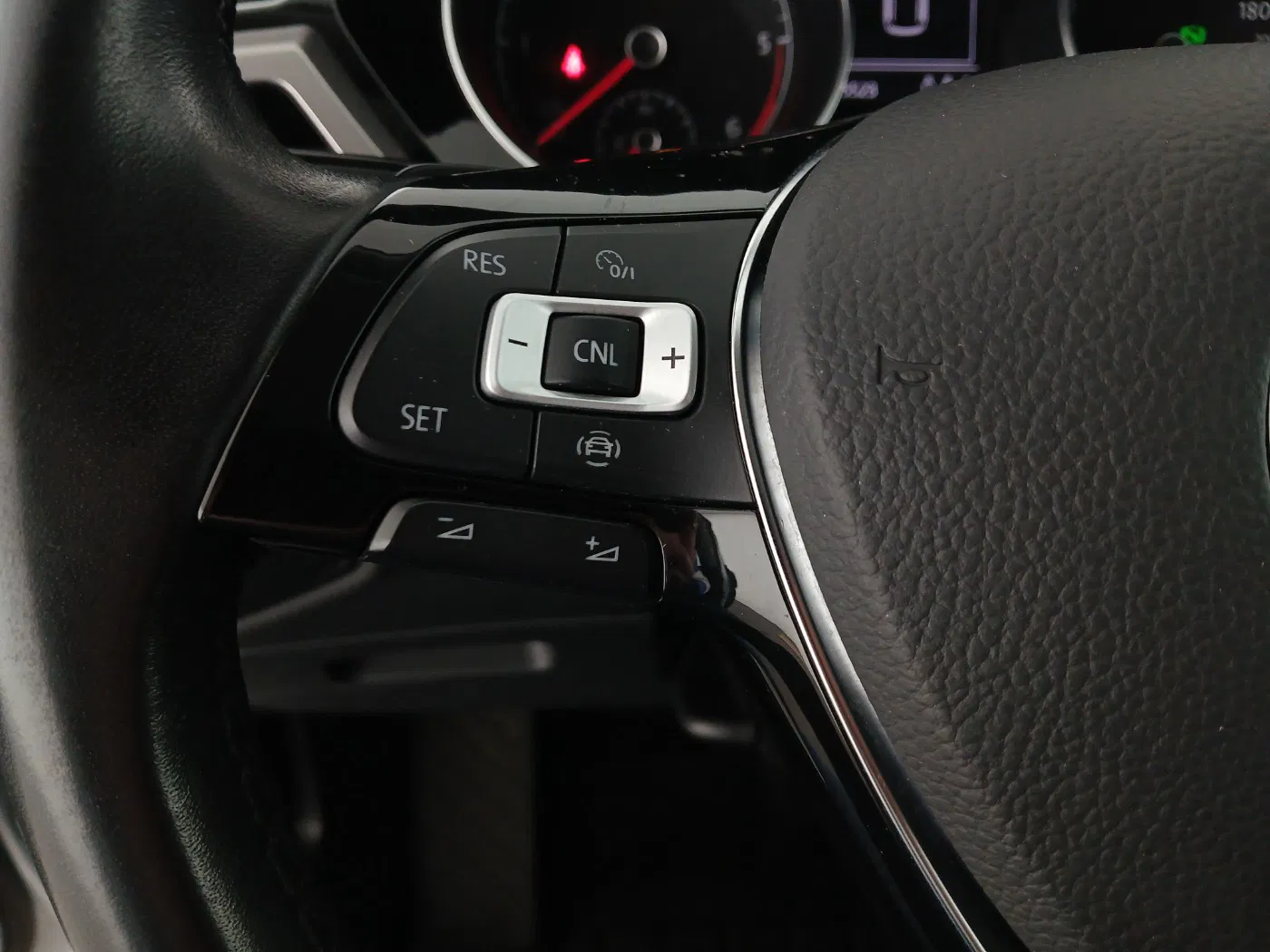 VW Touran 2.0 TDI BMT | Bild 17 von 26