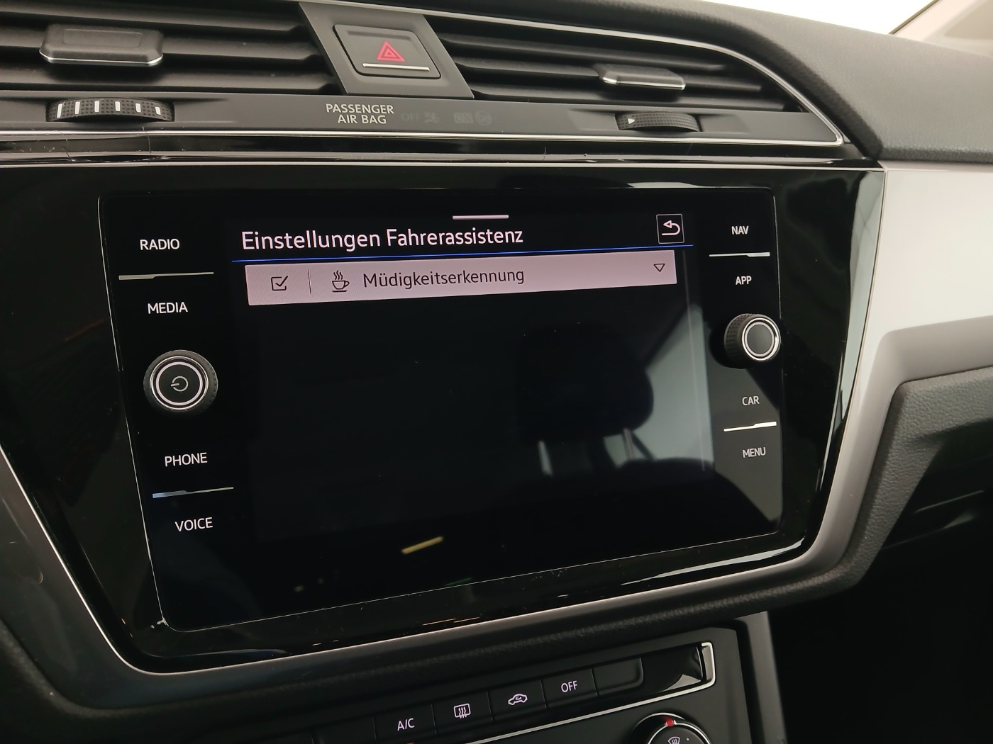 VW Touran 2.0 TDI BMT | Bild 21 von 26