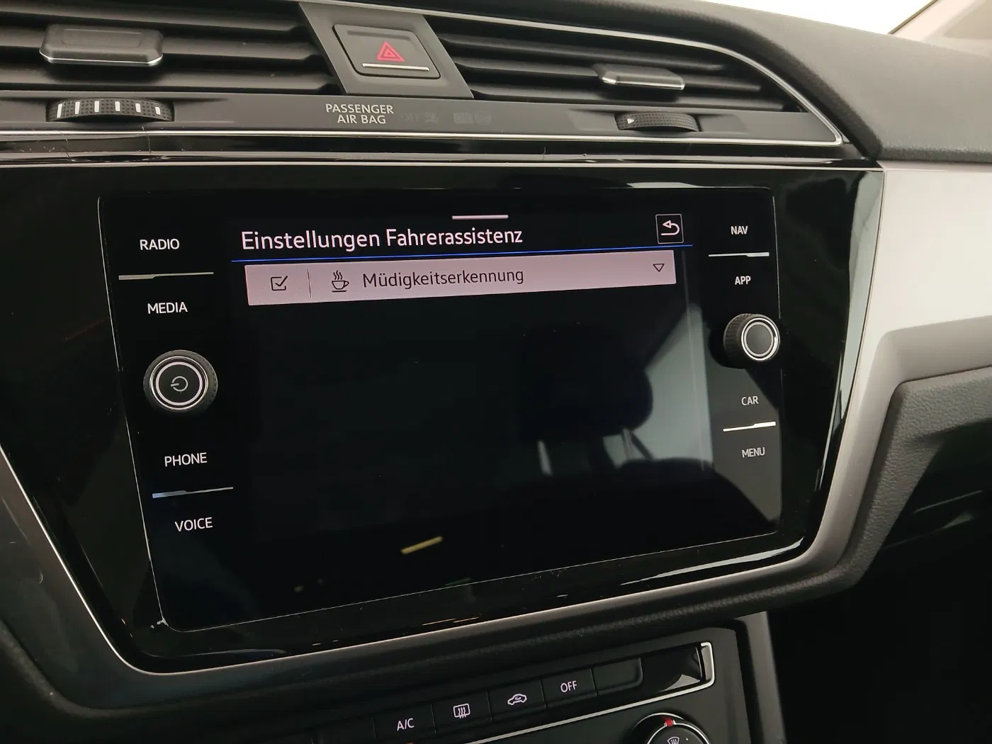 VW Touran 2.0 TDI BMT | Bild 21 von 26