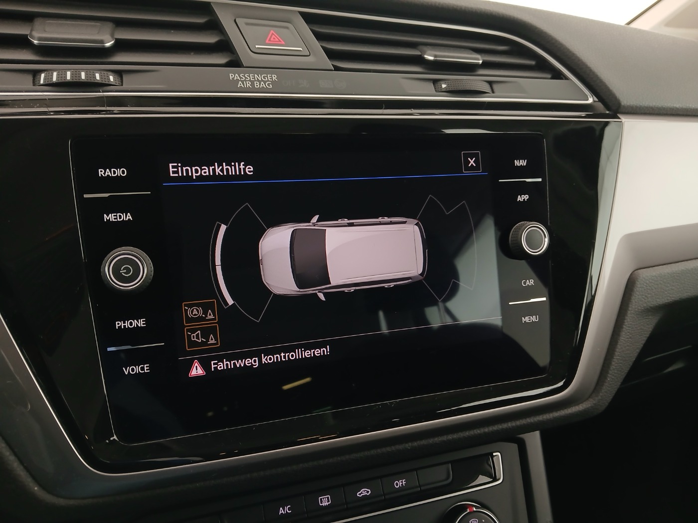 VW Touran 2.0 TDI BMT | Bild 22 von 26