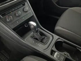 VW Touran 2.0 TDI BMT | Thumbnail 24 von 26