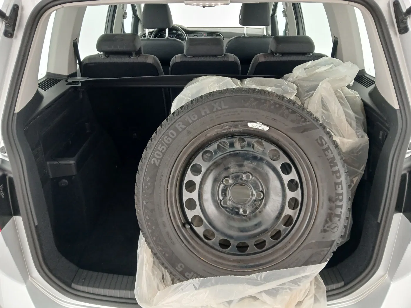 VW Touran 2.0 TDI BMT | Bild 26 von 26