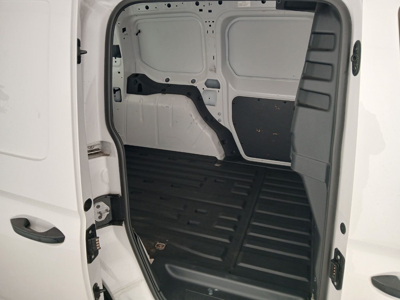 VW Caddy 2.0 TDI Cargo | Bild 21 von 22