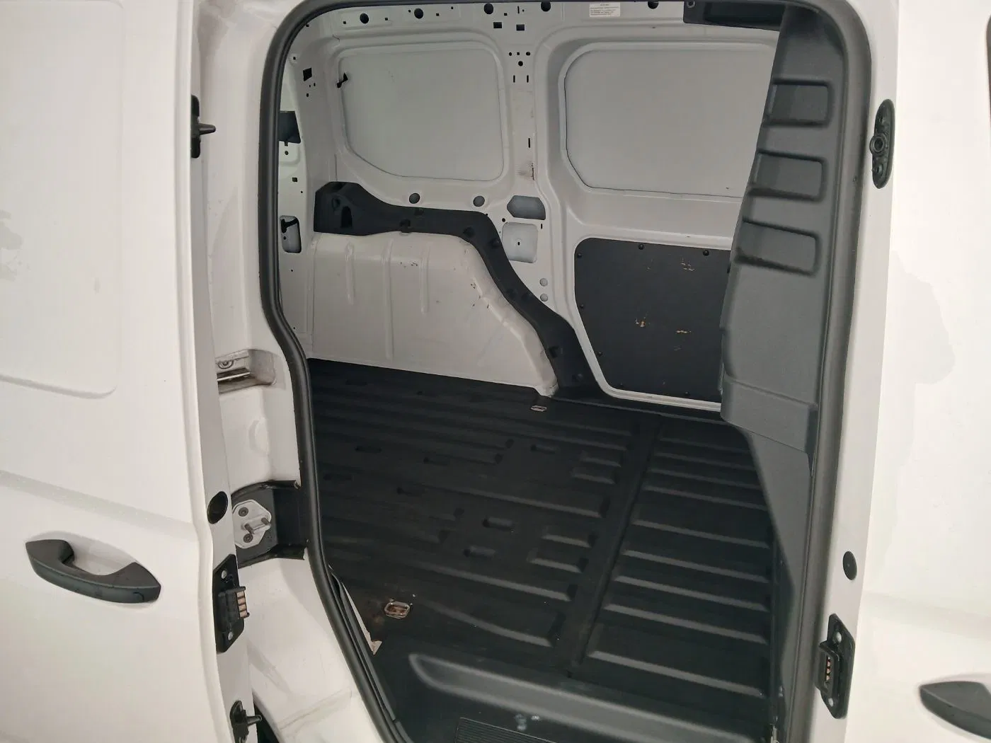 VW Caddy 2.0 TDI Cargo | Bild 21 von 22