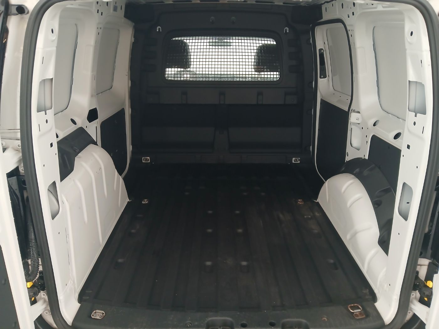 VW Caddy 2.0 TDI Cargo | Bild 22 von 22