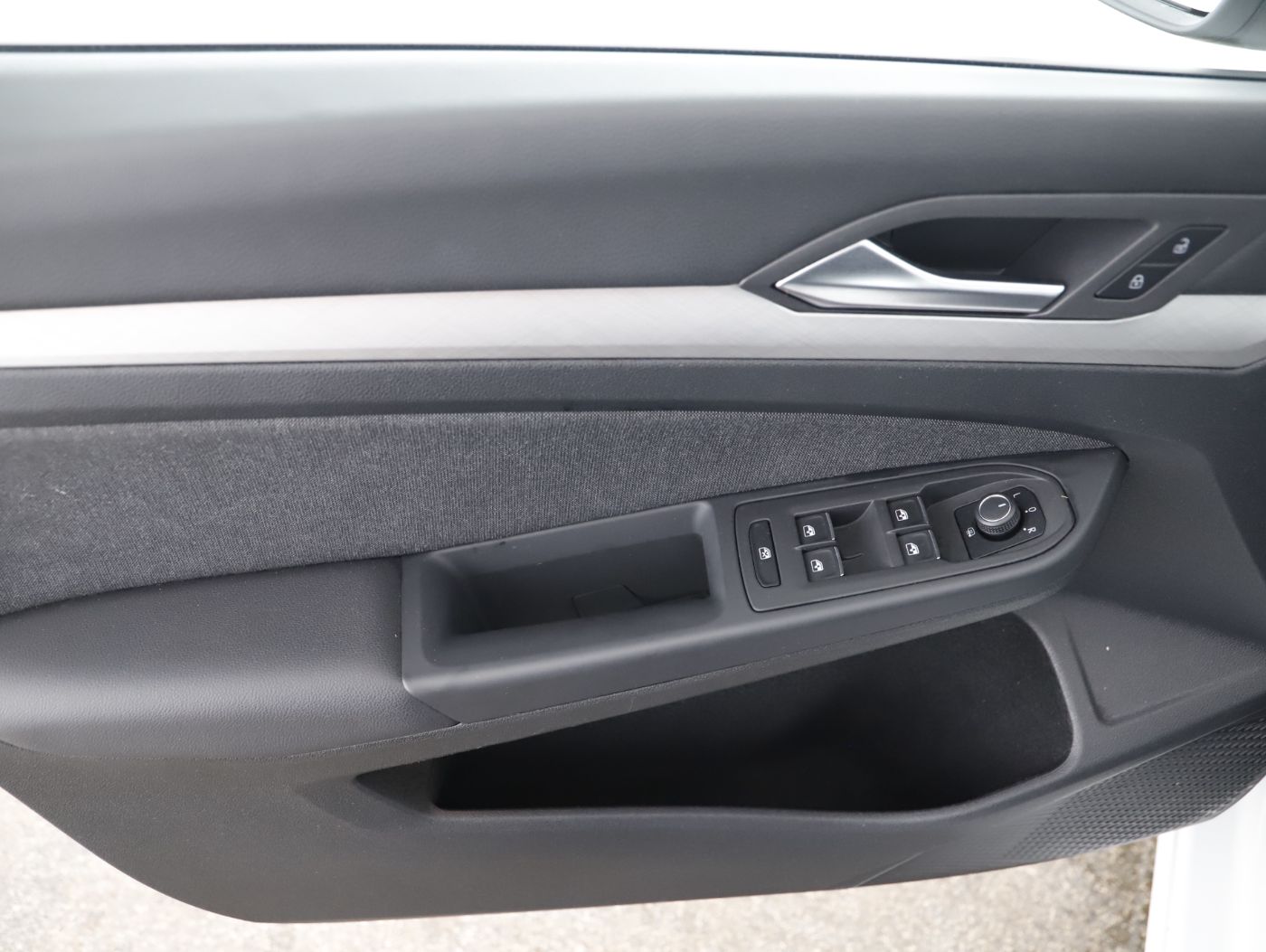 VW Golf VIII Var. 2.0 TDI DSG Life | Bild 7 von 23