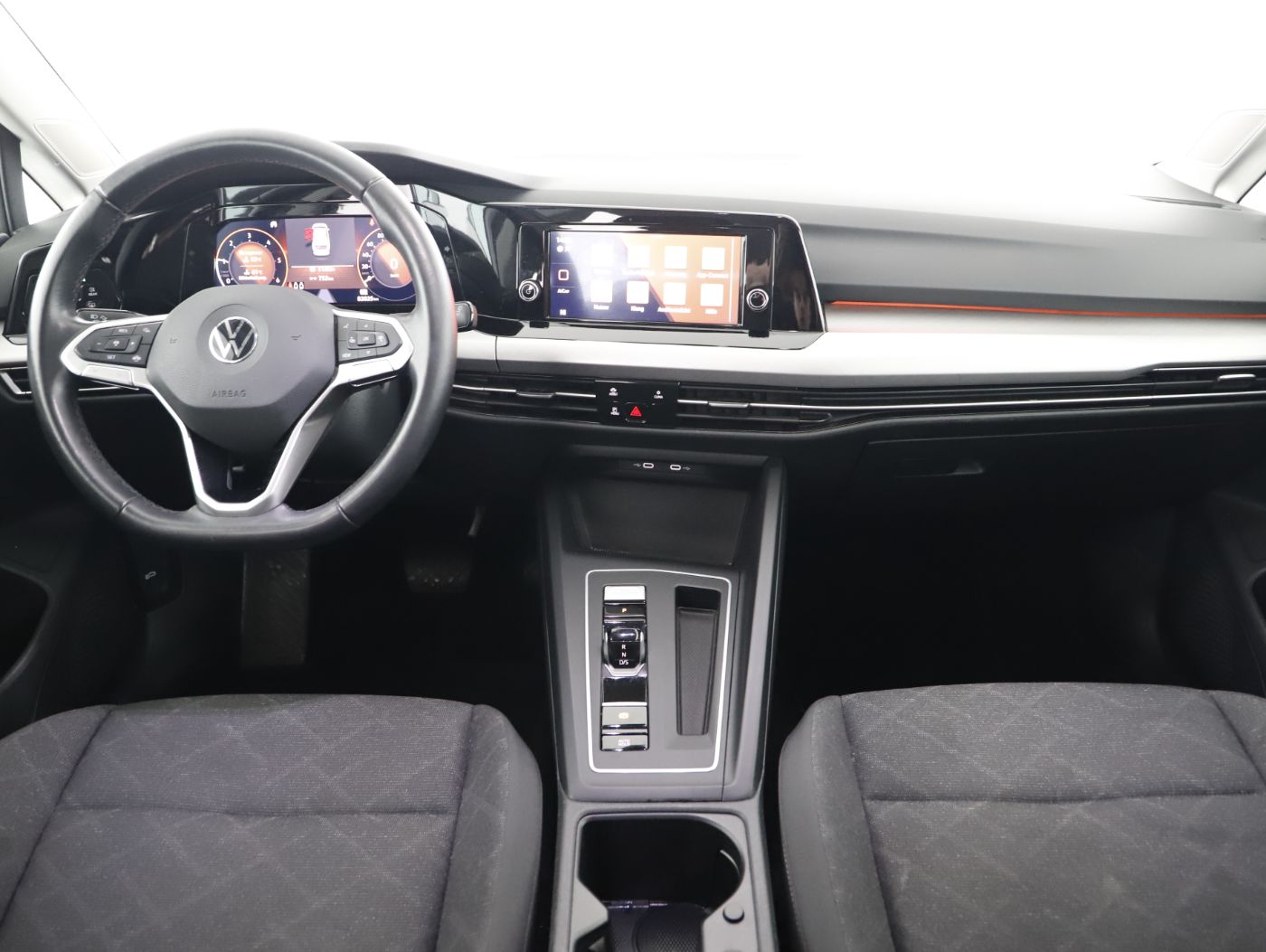 VW Golf VIII Var. 2.0 TDI DSG Life | Bild 11 von 23