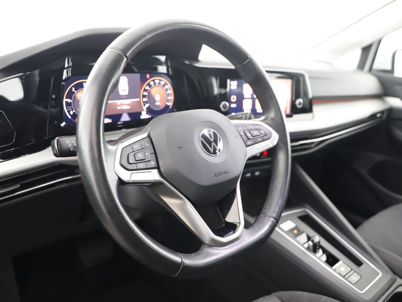VW Golf VIII Var. 2.0 TDI DSG Life | Bild 12 von 23