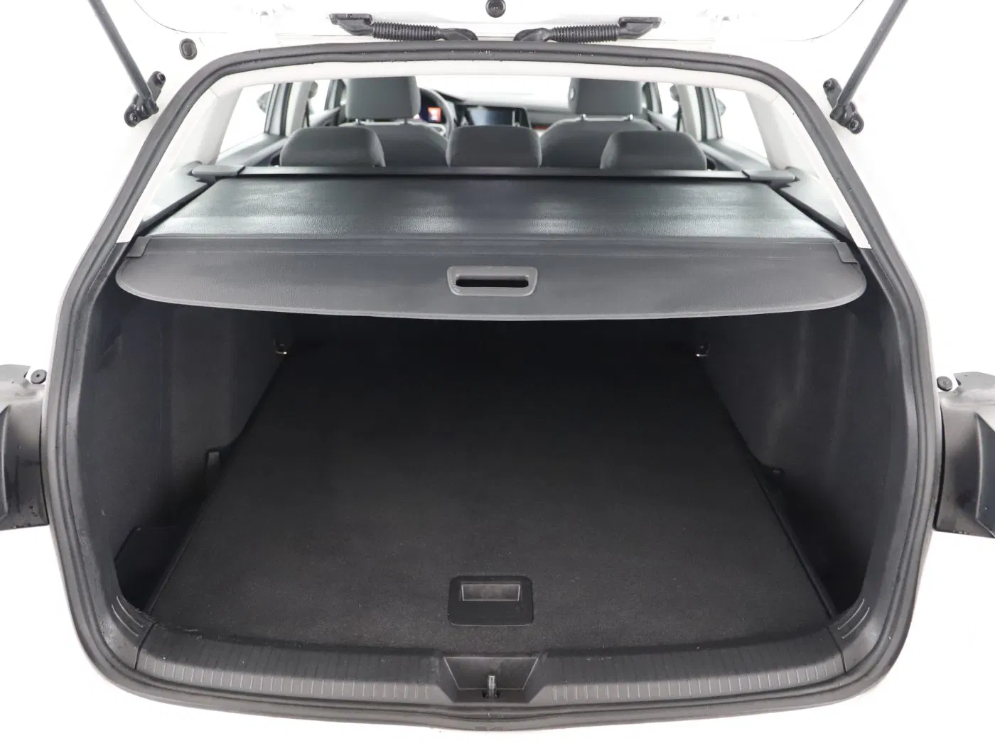 VW Golf VIII Var. 2.0 TDI DSG Life | Bild 22 von 23