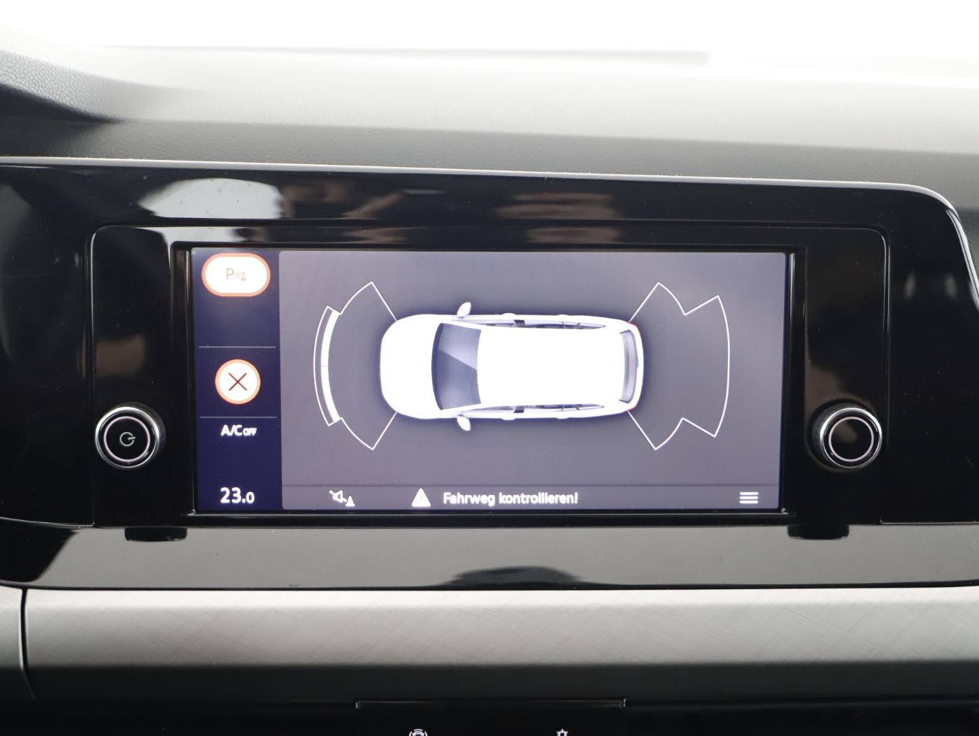 VW Golf VIII Variant 2.0 TDI Life | Bild 22 von 26