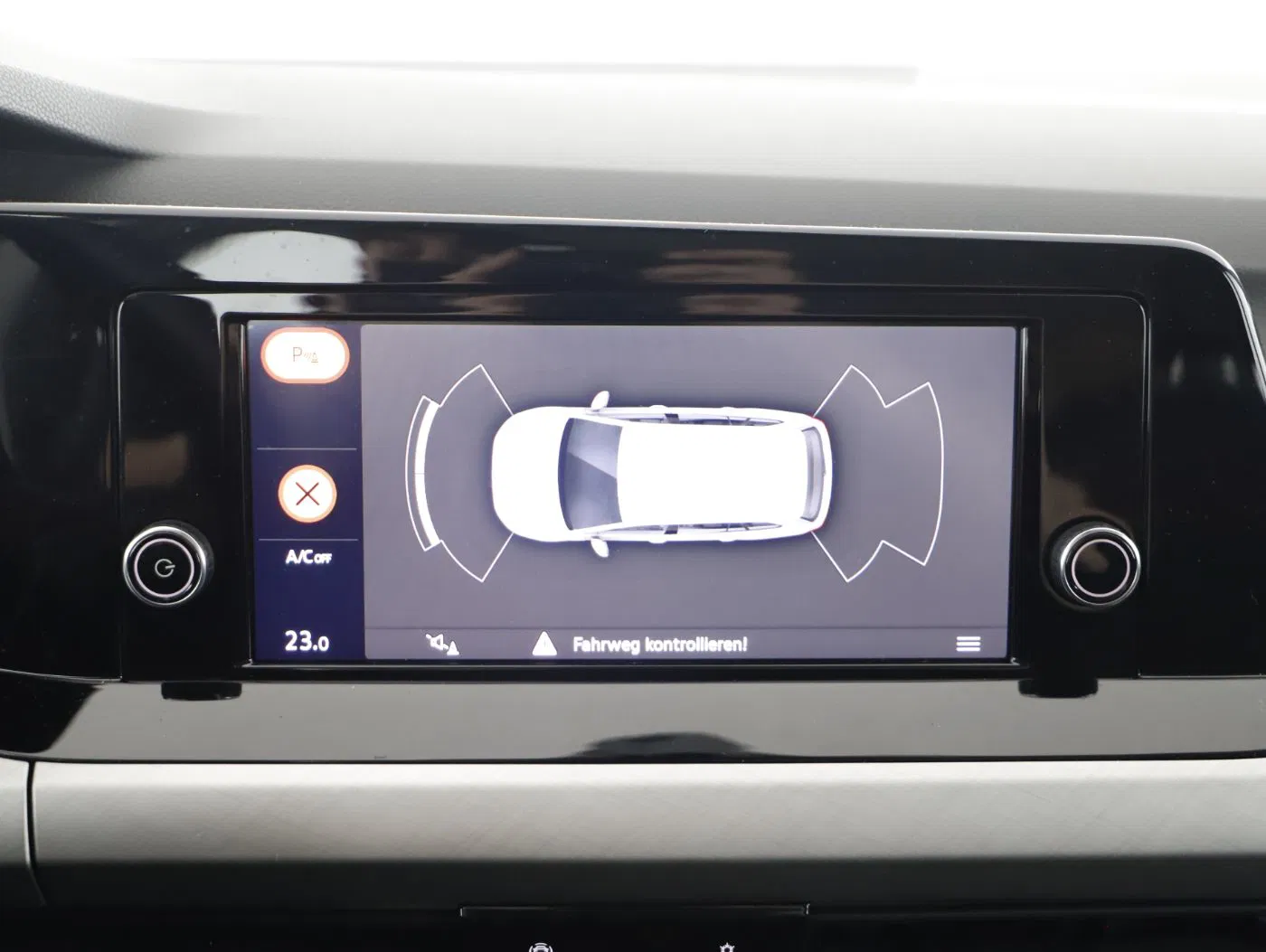 VW Golf VIII Variant 2.0 TDI Life | Bild 22 von 26