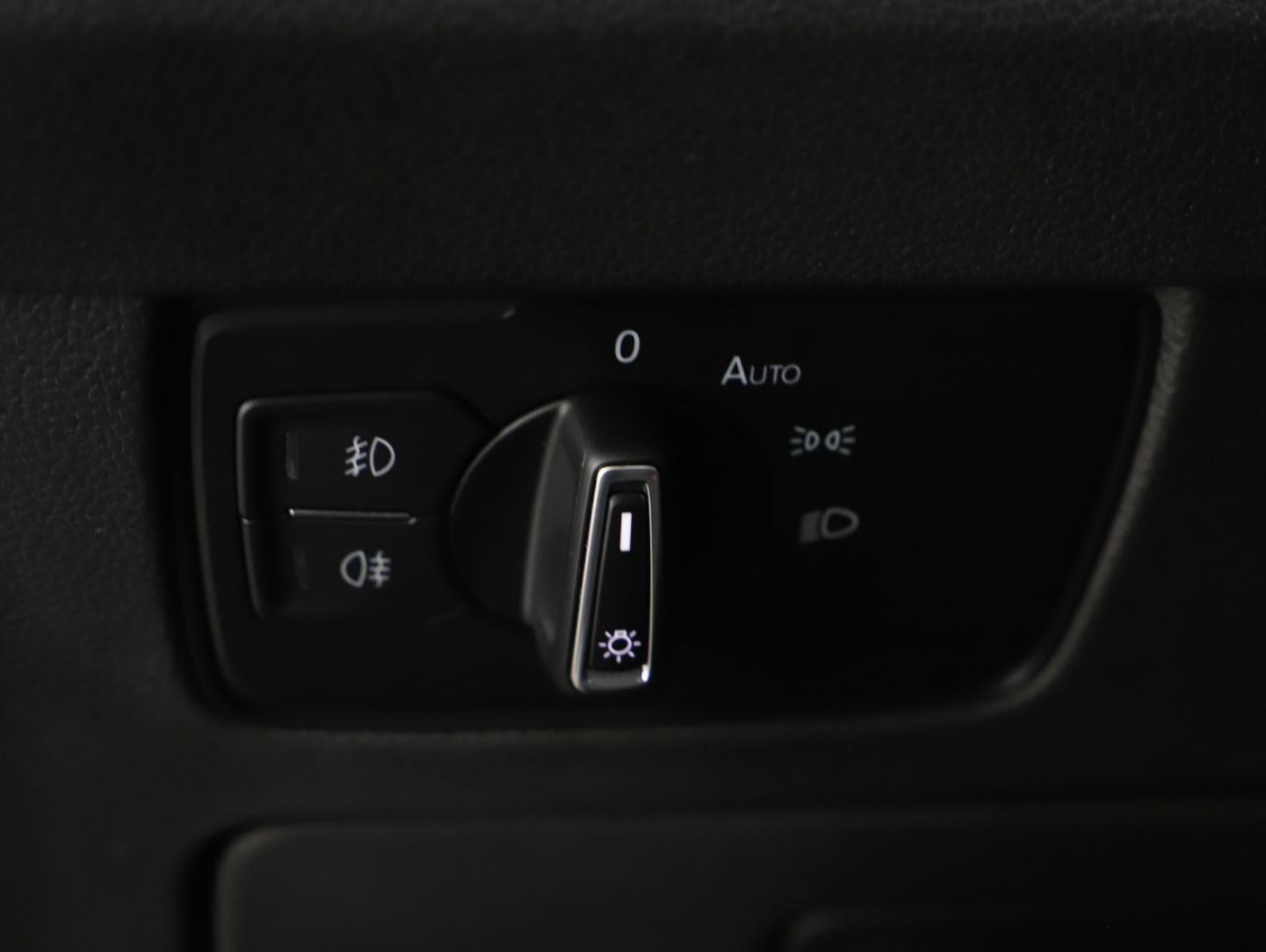 VW Passat Variant 2.0 TDI DSG | Bild 13 von 27