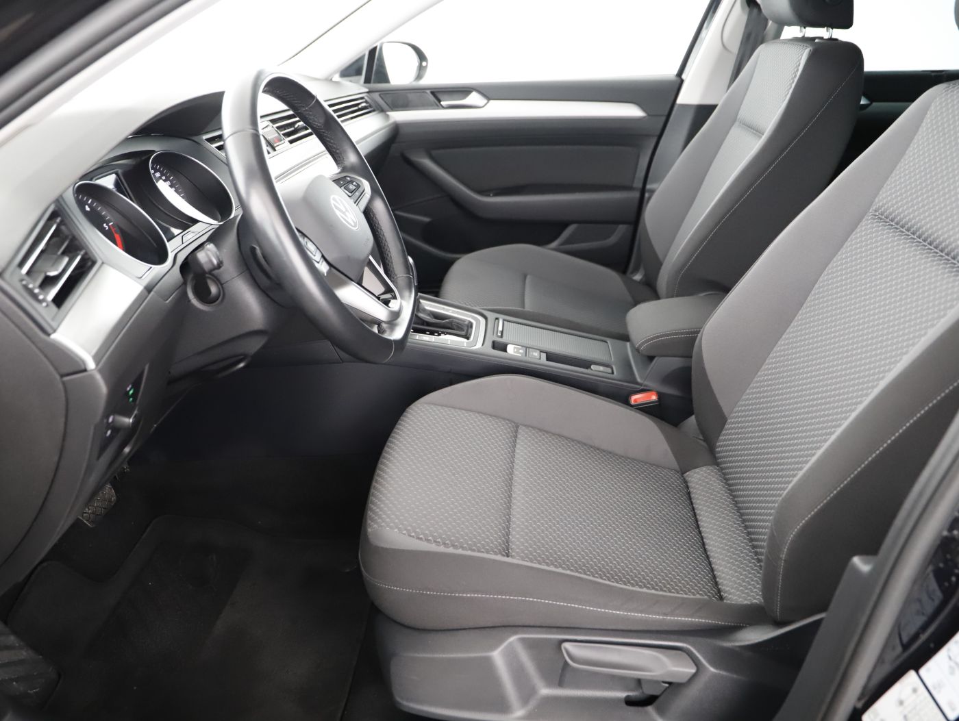 VW Passat Variant 2.0 TDI DSG | Bild 14 von 27